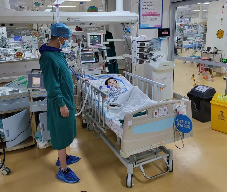 化州市跨省救护车出租公司