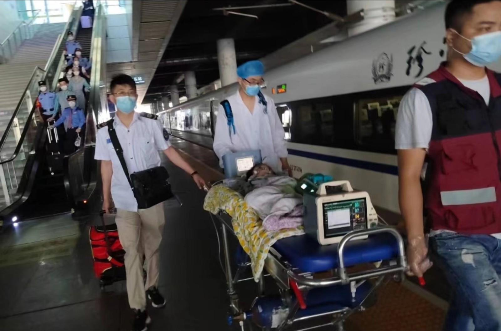 化州市高铁转运公司